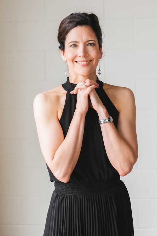 headshot of Leslie Whitesell